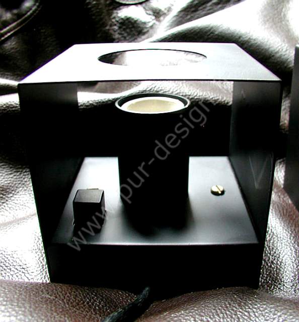 Petite applique Philips noire, Design scandinave. Pur Design.