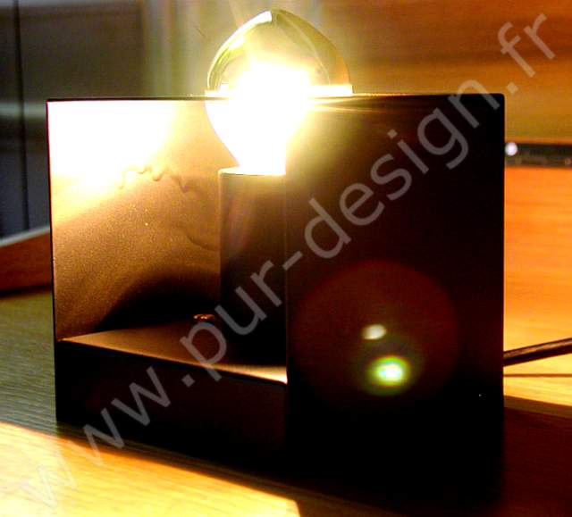Petite applique Philips noire, Design scandinave. Pur Design.