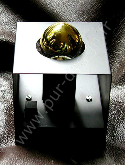 Petite applique Philips noire, Design scandinave. Pur Design.