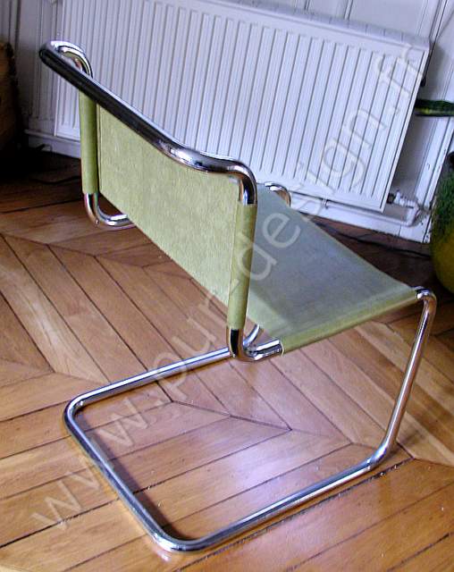 Chaise suspendue de style Bauhaus en cuir, B33 de Breuer. Pur Design.