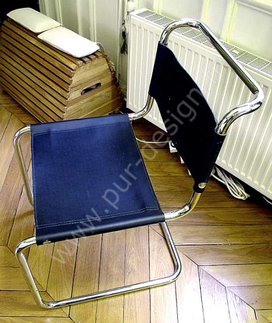 Chaise suspendue de style Bauhaus en cuir noir, B33 de Breuer. Pur Design.