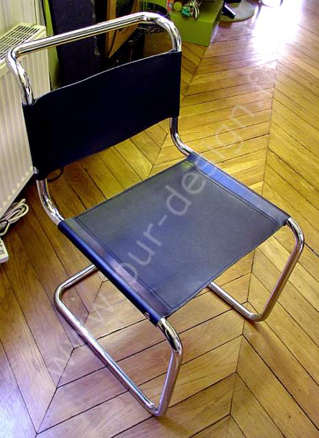 Chaise suspendue B33 Bauhaus en cuir. Pur Design.