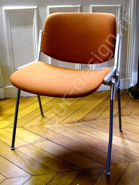 Chaise DSC 106 de Giancarlo Piretti pour Castelli. Pur Design.