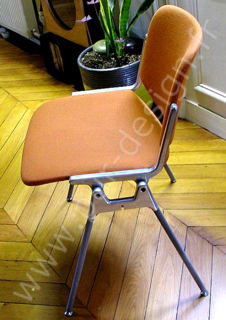 Chaise DSC 106 de Giancarlo Piretti pour Castelli. Pur Design.