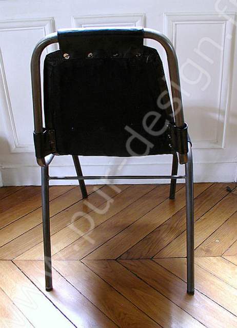 Rare chaise en cuir de type Perriand Les Arcs, circa 70. Pur Design.