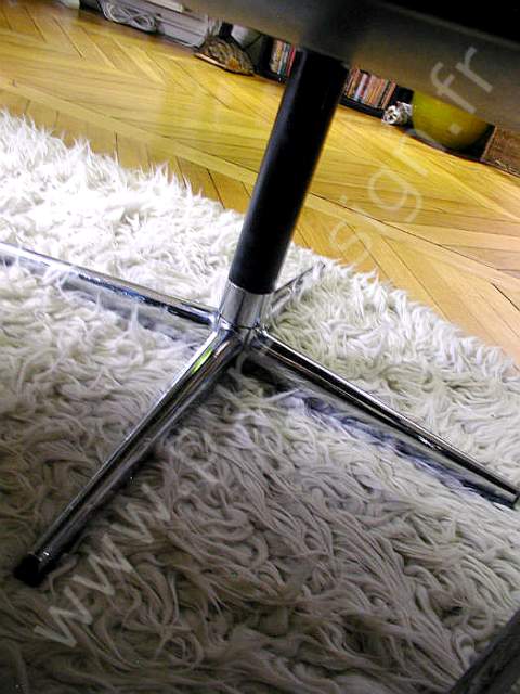 Paire de fauteuils Charles Pollock Executive chair modle 12E1, Knoll, Black de black. Pur Design