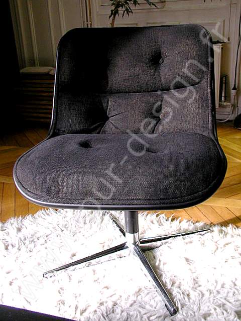 Paire de fauteuils Charles Pollock Executive chair modle 12E1, Knoll, Black de black. Pur Design