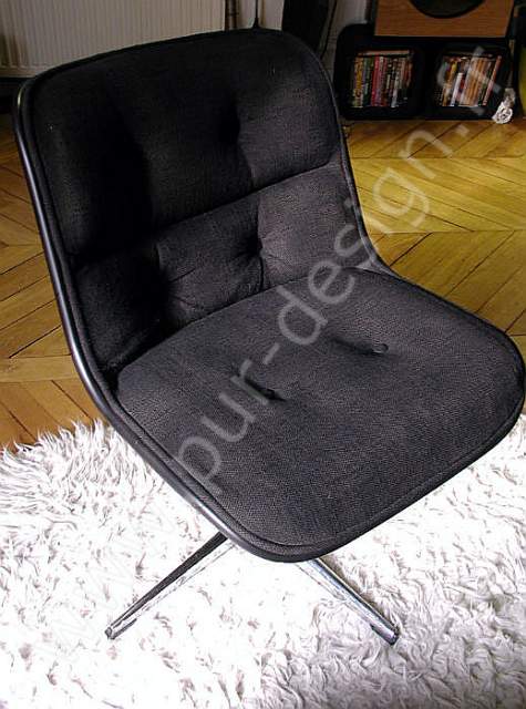 Paire de fauteuils Charles Pollock Executive chair modle 12E1, Knoll, Black de black. Pur Design
