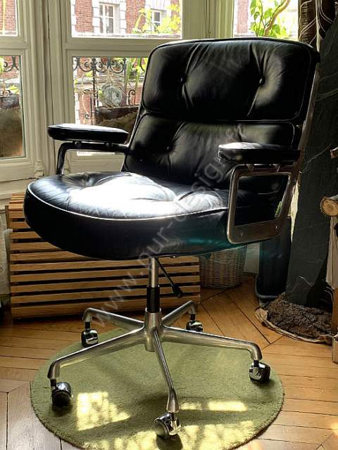 Lobby chair Time Life de Charles & Ray Eames, modle ES 104.  Pur Design.