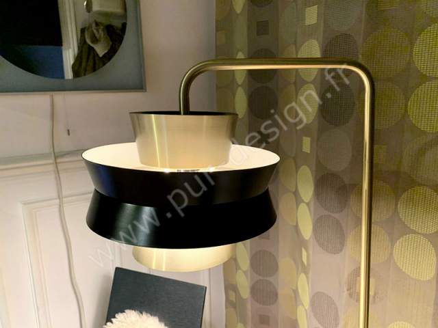 Lampe Scandinave Trava de Fog & Morup monte en lampadaire. Pur Design.