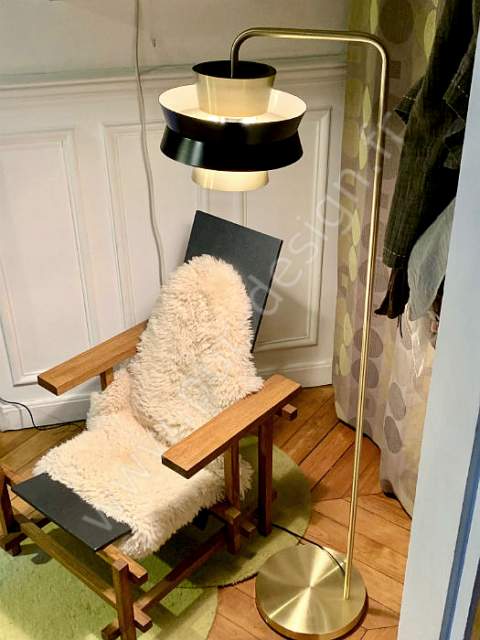 Lampe Scandinave Trava de Fog & Morup monte en lampadaire. Pur Design.