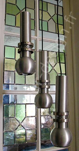 Superbe lustre en cascade dans un esprit Art Dco, Moderniste. Pur Design.