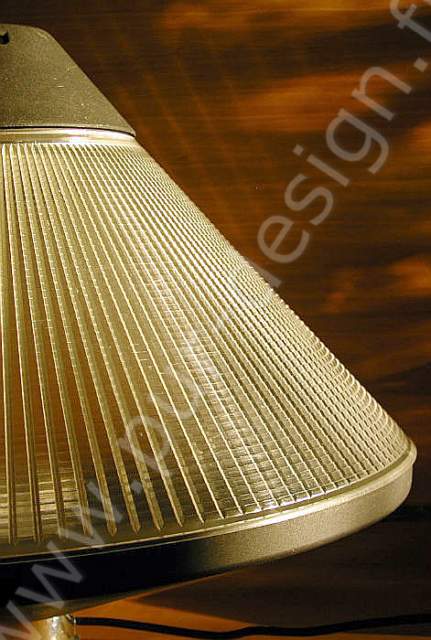 Lampe de sol Holophane, clairage public. Pur Design.