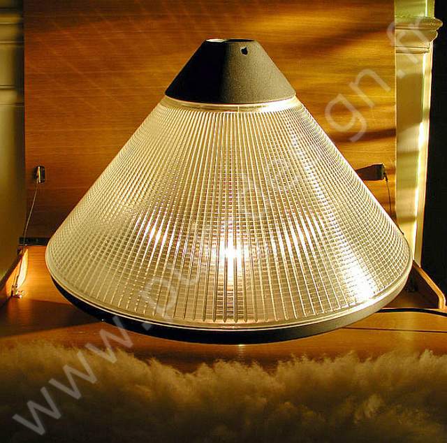 Lampe de sol Holophane, clairage public. Pur Design.
