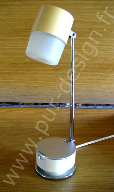Petite lampe design annes 60, made in Japan. Nanbu industrial.