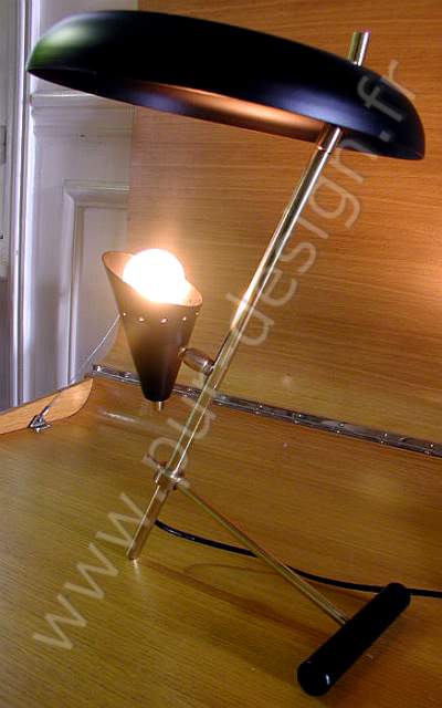 Lampe  contrepoids Stilnovo, design Gino Sarfatti/ Louis Kalff, annes 50. . Pur Design.