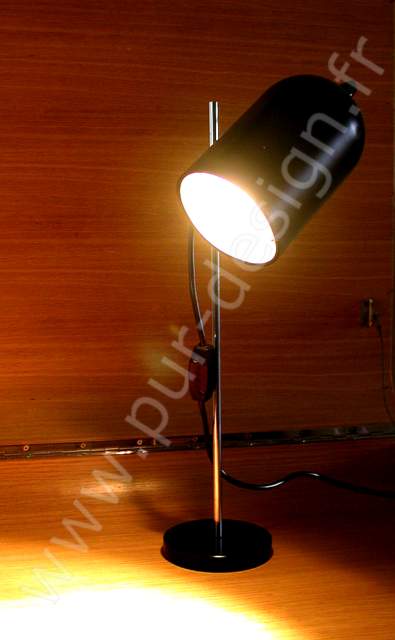 Lampe de table 1970 design, dans le style Colombo. Space Age. Pur Design.