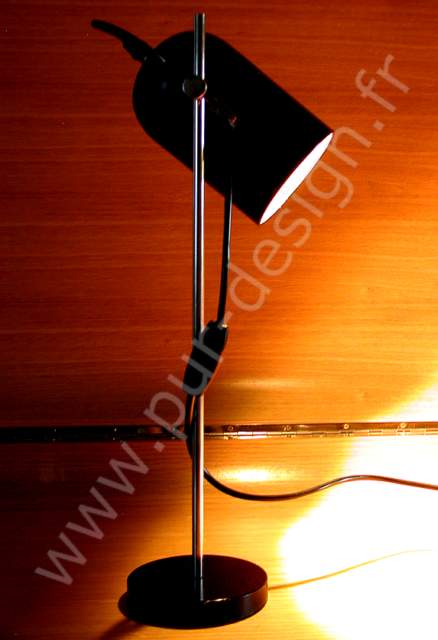 Lampe de table 1970 design, dans le style Colombo. Space Age. Pur Design.