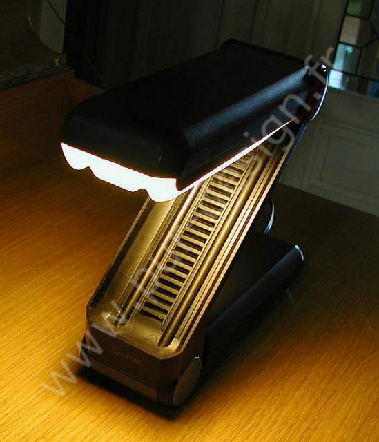 Lampe Z post-moderne de Philips, 80's. Pur Design.
