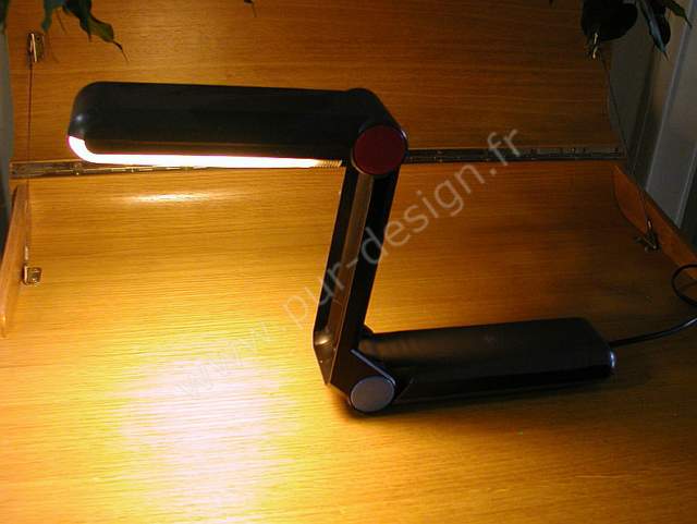 Lampe Z post-moderne de Philips, 80's. Pur Design.