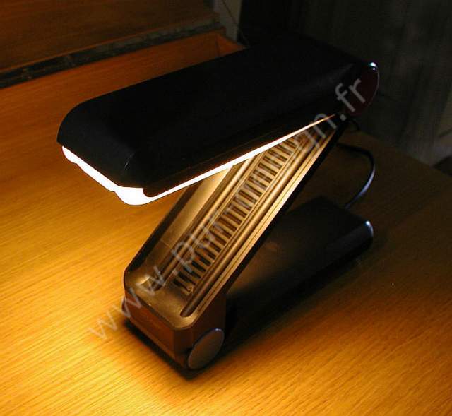 Lampe Z post-moderne de Philips, 80's. Pur Design.