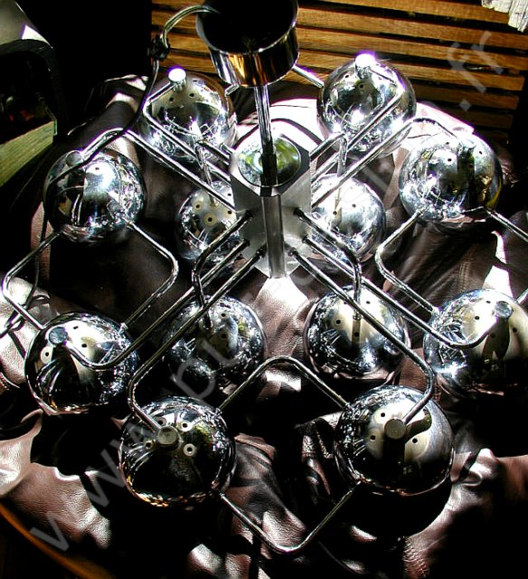 Grand lustre Eye Ball Reggiani, Pur Space Age, circa 70. Pur Design.