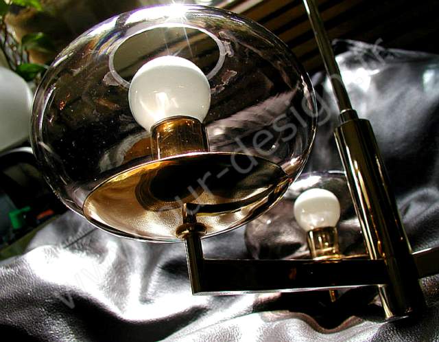 Lustre Art dco Moderniste, de couleur dor, 3 feux, pur 70's. Pur Design