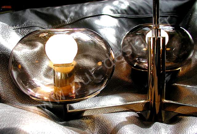 Lustre Art dco Moderniste, de couleur dor, 3 feux, pur 70's. Pur Design