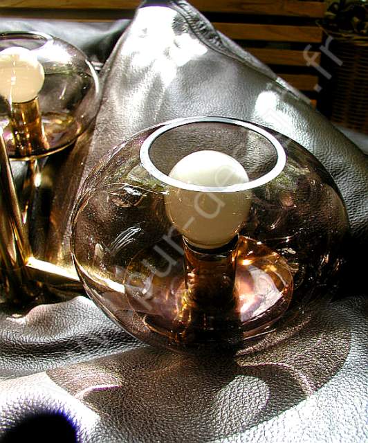 Lustre Art dco Moderniste, de couleur dor, 3 feux, pur 70's. Pur Design