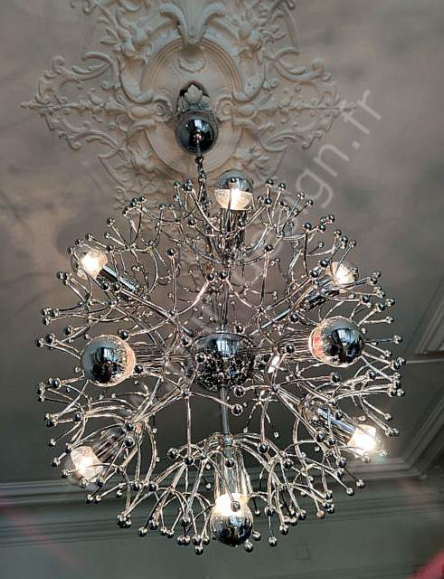 Lustre Sputnik modle pistillino 12 feux, circa 70, Space Age. Pur Design