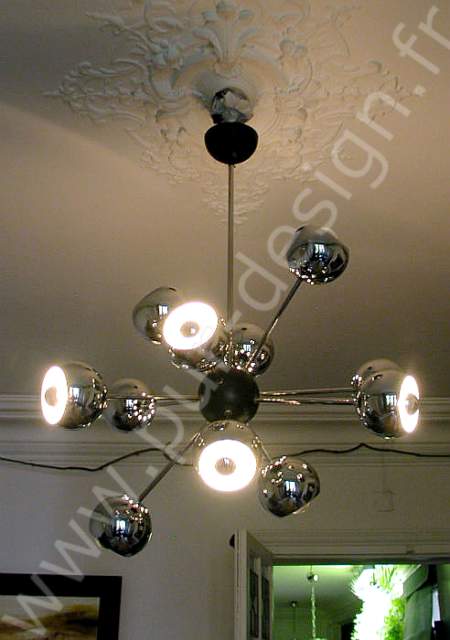 Lustre Sputnik ancien et rare , ultra Space Age. Pur Design.