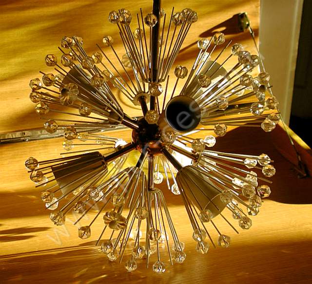 Lustre sputnik, design d'Emil Stejnar, Stilnovo 1950. Pur Design.