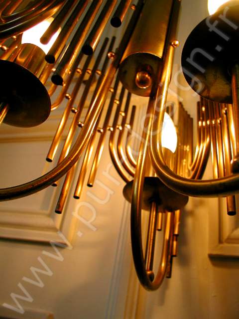 Lustre Art Dco / moderniste en laiton et bronze. Pur Design.