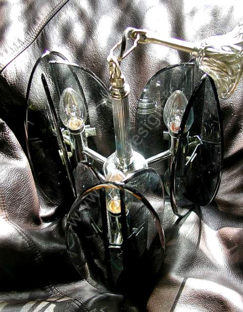 Lustre produit par la maison Fontana Arte, Veca et son applique assortie.