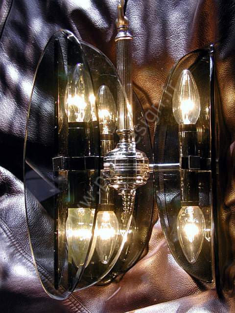 Lustre produit par la maison Fontana Arte, Veca et son applique assortie.