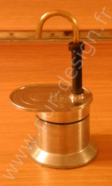 Cafetiere  moka Bialetti 1T, modle ancien, design.