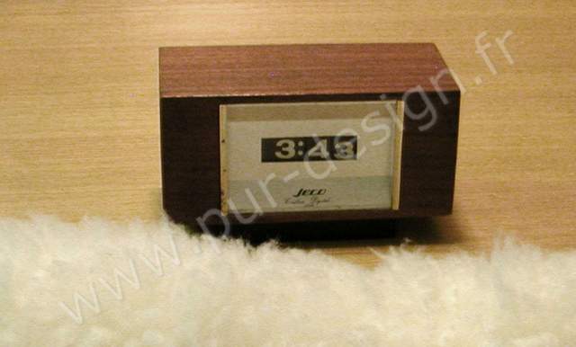 Rveil / horloge  rouleaux en bois, design 70. Pur Design.