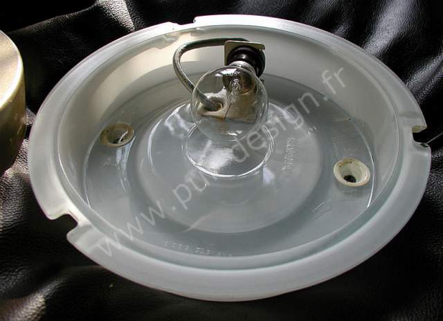 Plafonnier de marque Holophane modle 4487, esprit indus, 1950. Pur Design.