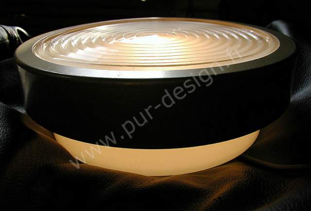 Plafonnier de marque Holophane modle 4487, esprit indus, 1950. Pur Design.