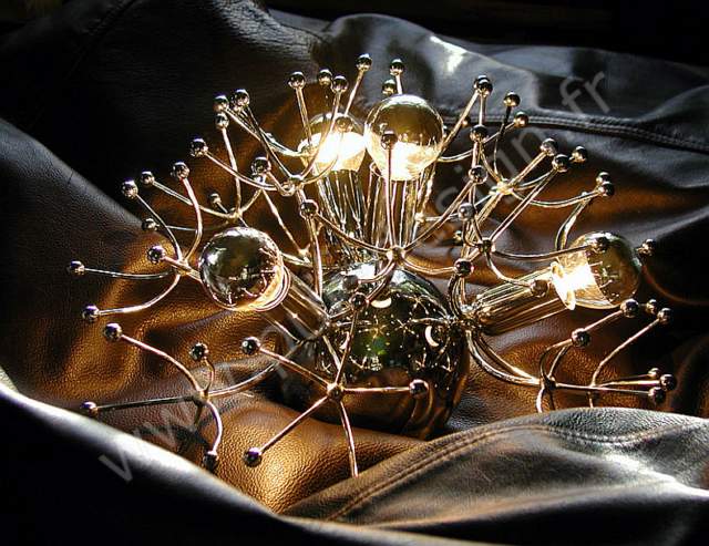 Plafonnier Sputnik modle pistillino 4 feux, circa 70, Space Age.  Pur Design