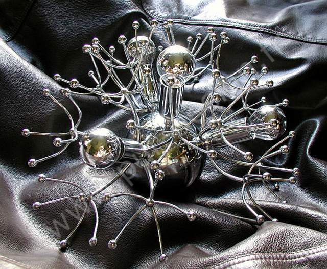 Plafonnier Sputnik modle pistillino 4 feux, circa 70, Space Age.  Pur Design