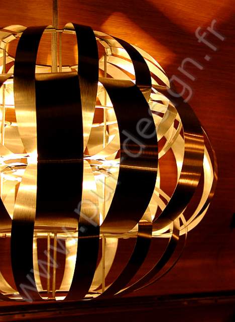 Rare suspension dans l'esprit des productions de Max Sauze, Design 70, Space Age. Pur Design.