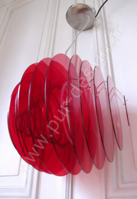 Suspension cintique en plexiglas, dans un esprit cintique, Space Age. Pur Design.