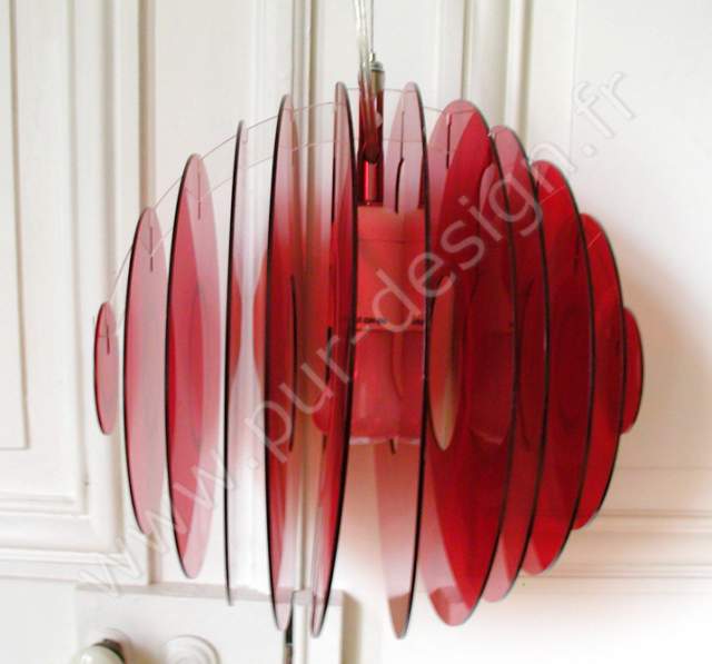 Suspension cintique en plexiglas, dans un esprit cintique, Space Age. Pur Design.