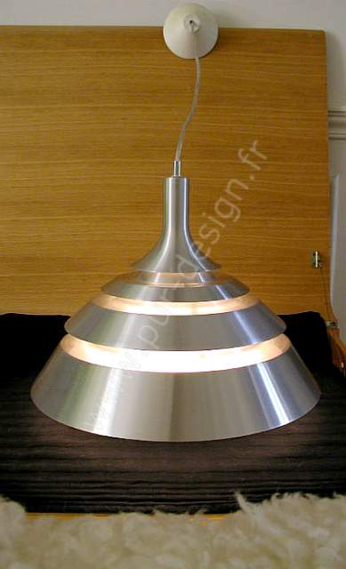 Superbe suspension de type Poulsen / Henningsen 1960. Pur Design.