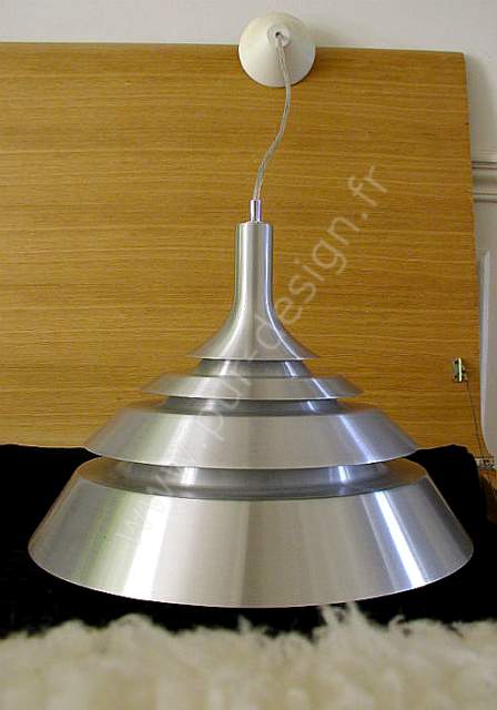 Superbe suspension de type Poulsen / Henningsen 1960. Pur Design.